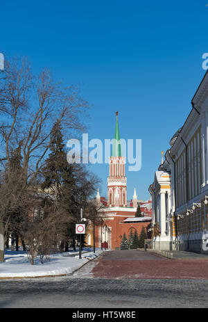 Vue de la tour Nikolskaïa du Kremlin de Moscou, construit en 1491, la hauteur d'une étoile de 70,4 mètres, monument Banque D'Images