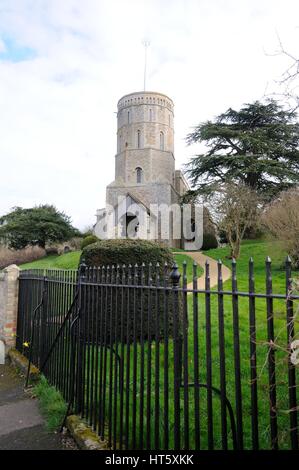 Église St Marys, Swaffham Prior, Cambridgeshire, a été construit sur le site d'une ancienne église saxonne. St Mary's Tower dispose d'une partie basse Norman Banque D'Images