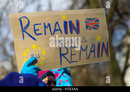 Les protestataires manifester contre l'article 50 de Downing Street comprend : Atmosphère Où : Londres, Royaume-Uni : 04 févr. 2017 Lorsque Banque D'Images