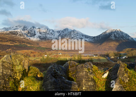 Vue depuis la montagne vers Blabheinn Torrin, Isle of Skye Banque D'Images