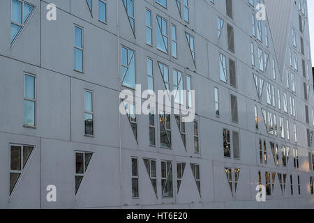 L'Isbjerget (Ice Berg) Bâtiment à Aarhus Oe, Aaarhus est, une nouvelle ville à l'avant port, Århus, Jutland du Nord, Danemark, Europe, Banque D'Images