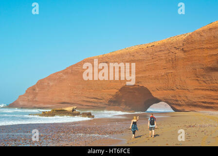 Arche de pierre, Legzira Plage, le sud du Maroc Banque D'Images