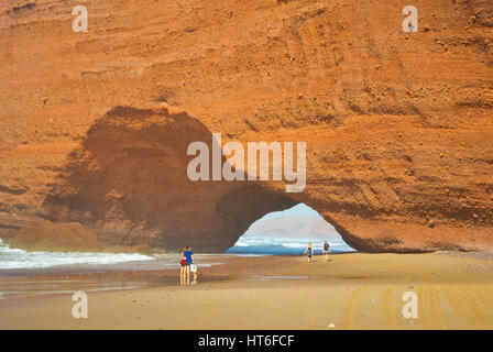 Arche de pierre, Legzira Plage, le sud du Maroc Banque D'Images