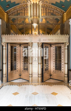 Le bâtiment français Fred F., Cinquième Avenue, New York City Banque D'Images