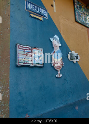 Mur avec Carlos Gardel portrait dans Caminito, quartier La Boca, Buenos Aires, Argentine. Banque D'Images