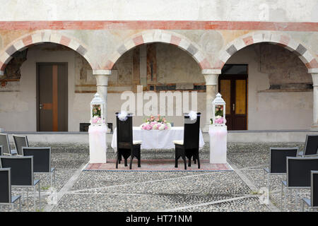 Chaises de mariage couvre dans un jour de Mariage Banque D'Images