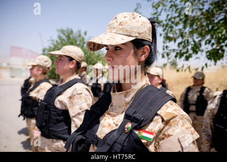 Les femmes kurdes du 2e bataillon, 6e brigade, une unité féminine de tous les peshmergas, Iraq Sulaymaniyah. Banque D'Images