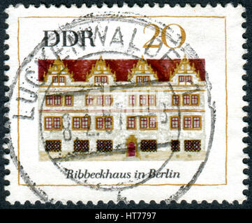Allemagne - circa 1967 : timbre imprimé en Allemagne (RDA), montre l'Ribbeck House, Berlin, vers 1967 Banque D'Images