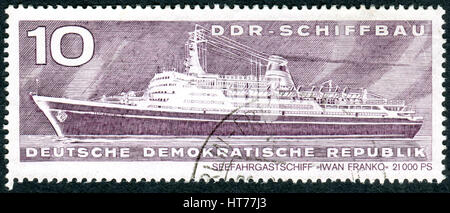 Allemagne - circa 1971 : timbre imprimé en Allemagne (RDA), montre le navire à passagers "Iwan Franko', circa 1971 Banque D'Images