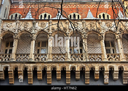 Beau balcon au château Vajdahunyad dans le parc de la ville (Varosliget), Budapest, Hongrie Banque D'Images