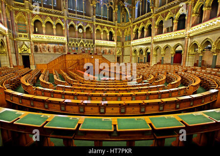 La chambre de la Chambre basse du parlement hongrois, Budapest. Banque D'Images