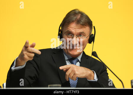 Bonn, Allemagne. 05Th Mar, 2017. Bonn, Allemagne, le 8 mars 2017, Deutsche Post DHL Group conférence de presse bilan : membre du conseil d'administration Ken Allen. Credit : Juergen Schwarz/Alamy Live News Banque D'Images