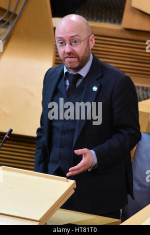 Edinburgh, Ecosse, Royaume-Uni. 8 mars, 2017. Scottish Green Party Co-animateur Patrick Harvie parler pendant 50 minutes au parlement écossais, le Crédit : Ken Jack/Alamy Live News Banque D'Images