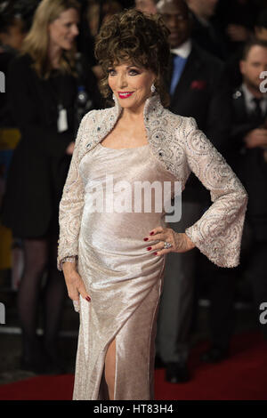 Londres, Royaume-Uni. 8 mars 2017. Dame Joan Collins participe à la fois de leur vie - world film première au cinéma Curzon Mayfair, Londres.. Credit : Alan D'Ouest/Alamy Live News Banque D'Images