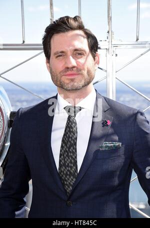 New York, NY, USA. Mar 8, 2017. Edgar Ramirez lors d'une apparition publique pour HeForShe LA SEMAINE DES NATIONS UNIES Arts Initiative de l'événement de la Journée internationale de la femme, de l'Empire State Building, New York, NY Le 8 mars 2017. Credit : Derek Storm/Everett Collection/Alamy Live News Banque D'Images