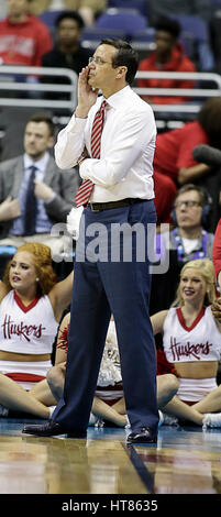 8 mars 2017 : l'entraîneur-chef Tim Cornhuskers du Nebraska Miles lors d'un grand tournoi de basket-ball 10 match entre la Penn State Nittany Lions et le Nebraska Cornhuskers au Verizon Center à Washington, DC Justin Cooper/CSM Banque D'Images