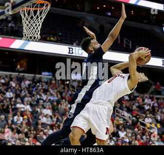 8 mars 2017 : Nebraska Cornhuskers G # 0 Tai Webster tire la balle qu'il tombe en arrière pendant un gros 10 Tournoi de basket-ball match entre la Penn State Nittany Lions et le Nebraska Cornhuskers au Verizon Center à Washington, DC Justin Cooper/CSM Banque D'Images