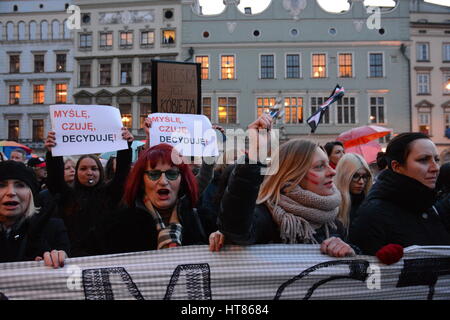 Cracovie, Pologne. Mar 8, 2017. La Journée internationale des femmes manifestation à Cracovie, Pologne/Fijoł Crédit : Iwona Alamy Live News Banque D'Images