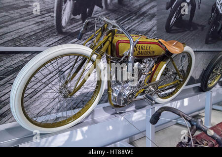 Los Angeles, CA, USA - 4 mars, 2017 : Olive 1920 Voie Harley-Davidson Moto Racer à la Petersen Automotive Museum de Los Angeles, Califo Banque D'Images