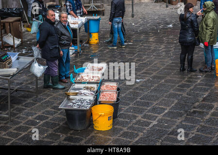 Célèbre vieux marché aux poissons appelé La Pescheria dans Catania City, à l'Est de l'île de Sicile, Italie Banque D'Images