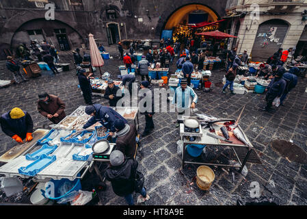 Célèbre vieux marché aux poissons appelé La Pescheria dans Catania City, à l'Est de l'île de Sicile, Italie Banque D'Images