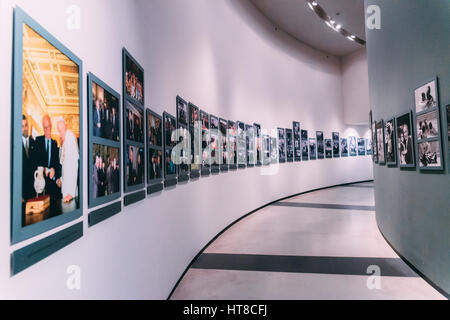 Le Centre Yitzhak Rabin est une bibliothèque et centre de recherche à Tel Aviv, Israël, construit à la mémoire d'assassiné le Premier Ministre israélien Yitzhak Rabin Banque D'Images