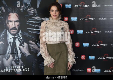 Roma, Italie. 05Th Mar, 2017. L'actrice italienne Claudia Gerini pendant une séance de film 'John Wick - Chapitre 2', film réalisé par Chad Stahelski Crédit : Matteo Nardone/Pacific Press/Alamy Live News Banque D'Images