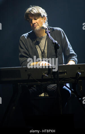 Italie Legnano. 06 mars 2017. Le chanteur et auteur-compositeur italien CRISTIANO DE ANDRE' en concert sur la scène du Teatro Galleria durant la 'De Andrè Canta Banque D'Images