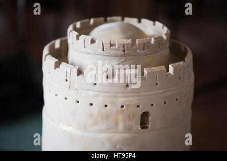 Gâteau de mariage château inspiré par le grand garder au château de Pembroke au Pays de Galles Banque D'Images