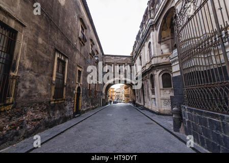 Arc de Saint Benoît (Arco di San Benedetto), partie d'Abbaye Bénédictine de Catania City sur le côté est de l'île de Sicile, Italie Banque D'Images