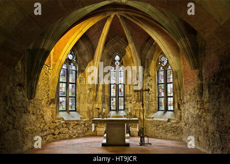 La chapelle médiévale dans le musée d'histoire de Budapest situé dans le Palais Royal, le château de Buda, à Budapest, Hongrie Banque D'Images