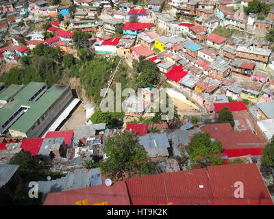 Les bidonvilles, VENEZUELA, CARACAS, San Agustin Banque D'Images