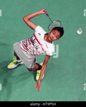 L'Indonésie a Ayustine Dyah Dinar en action lors de son match de simple au cours de la troisième journée de la YONEX All England Open de badminton à l'Arène Barclaycard, Birmingham. Banque D'Images