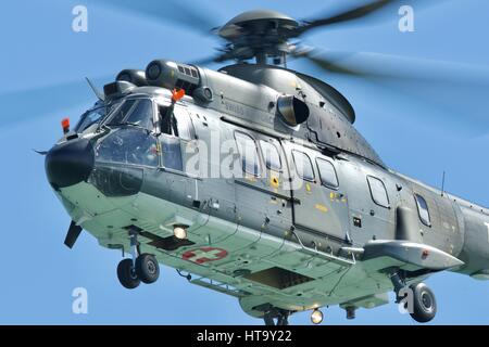 L'hélicoptère de transport Super Puma Banque D'Images