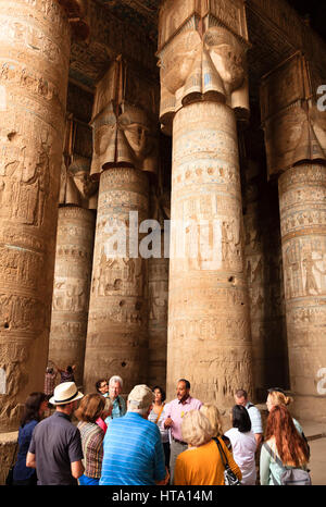 Grande salle hypostyle, Dendera Temple, Egypte Banque D'Images