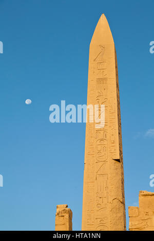 Obélisque de la Reine Hapshetsut, Temple de Karnak, Louxor, Egypte Banque D'Images