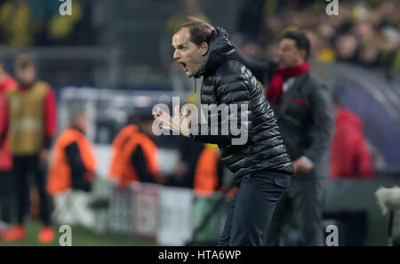 Dortmund, Allemagne. 05Th Mar, 2017. Le directeur Thomas Tuchel Dortmund lors de la Ligue des Champions tour de 16 deuxième jambe-match de football entre le Borussia Dortmund et S.L. Benfica au Signal Iduna Park de Dortmund, Allemagne, 08 mars 2017. Photo : Guido Kirchner/dpa/Alamy Live News Banque D'Images