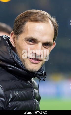 Dortmund, Allemagne. 05Th Mar, 2017. Le directeur Thomas Tuchel Dortmund lors de la Ligue des Champions tour de 16 deuxième jambe-match de football entre le Borussia Dortmund et S.L. Benfica au Signal Iduna Park de Dortmund, Allemagne, 08 mars 2017. Photo : Guido Kirchner/dpa/Alamy Live News Banque D'Images