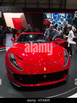 Genève, Suisse. Mar 9, 2017. Une Ferrari 812 superfast voiture est visible sur la première journée de la 87e Salon International de l'Automobile à Genève, Suisse, le 9 mars 2017. Credit : Xu Jinquan/Xinhua/Alamy Live News Banque D'Images