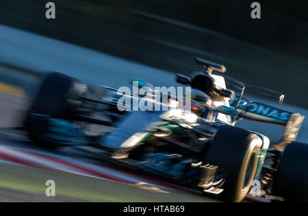 Pilote de Formule 1 britannique Lewis Hamilton de Mercedes AMG en action pendant les essais avant la nouvelle saison de la Formule Un sur le circuit de Catalogne près de Barcelone, Espagne treak 1 mars 2017. Toutes les équipes de F1 à l'épreuve leurs nouvelles voitures de course pendant les deux prochaines semaines en Espagne. La nouvelle saison de Formule 1 débute le 26 mars 2017 en Australie. Photo : Jens Büttner/dpa-Zentralbild/ZB Banque D'Images