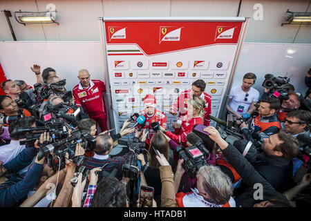 Barcelone, Espagne. Mar 9, 2017. SEBASTIAN VETTEL (GER) de l'écurie Ferrari, assiste à la presse au jour 7 de la Formule 1 les essais au Circuit de Catalunya Crédit : Matthias Rickenbach/ZUMA/Alamy Fil Live News Banque D'Images