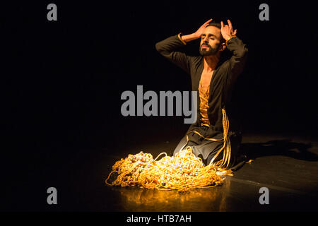 Londres, Royaume-Uni. 9 mars 2017. Aakash Odedra effectue l'écho chorégraphié par icône Kathak Aditi Mangaldas. L'écho est la deuxième partie d'un programme double avec 'J'imagine' à la Lilian Baylis Studio au Sadler's Wells Theatre. Représentations les 9 et 10 mars 2017. Banque D'Images