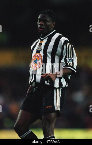 LOUIS SAHA NEWCASTLE UNITED FC 06 février 1999 Banque D'Images