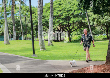 Balade autour de Wakiki beach situé à Honolulu, Hawaï qui a considéré comme l'une des meilleures îles du monde. De superbes plages, météo incroyable Banque D'Images