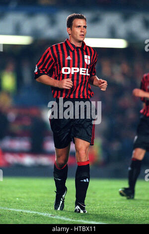 OLIVER BIERHOFF AC Milan 19 Septembre 1999 Banque D'Images