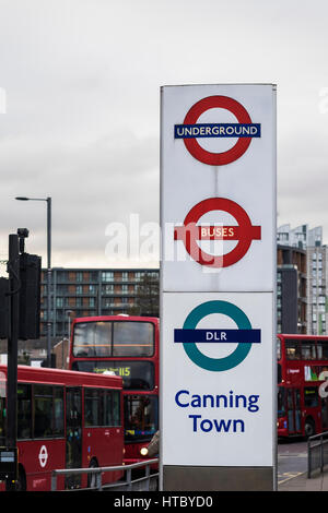 Canning Town Bus Station & Interchange Hub, Canning Town, Londres, Angleterre, Royaume-Uni Banque D'Images