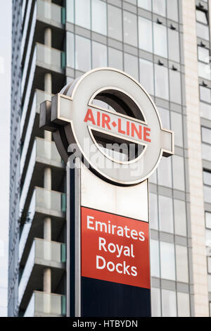 Signe Emirates Air Line, Royal Docks, Londres, Angleterre, Royaume-Uni Banque D'Images