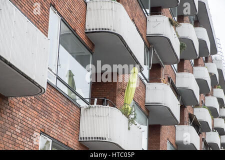 Chef-d'œuvre moderniste de l'architecture des années 30, fenêtres en baie et d'un balcon entrelacé, un immeuble donnant sur les lacs de Copenhague, Danemark Banque D'Images