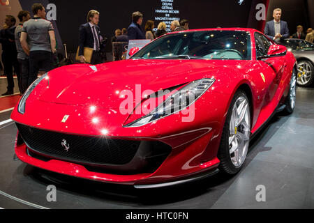 Genève, SUISSE - Le 8 mars 2017 : nouvelle Ferrari 812 Superfast sports car présenté à la 87e Salon International de l'Automobile de Genève. Banque D'Images