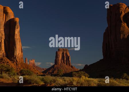 Elephant Butte, Grand Chef, Castle Butte, East Mitten, Cly Butte de fenêtre nord, Monument Valley Navajo Tribal Park, Utah, USA Banque D'Images